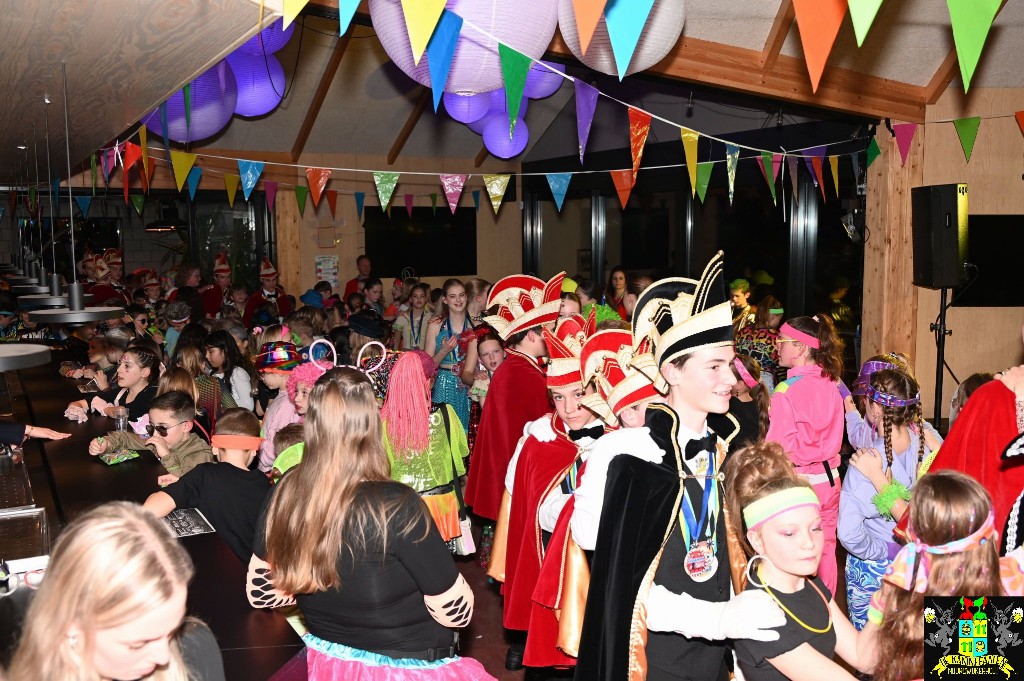 ../Images/Jeugddisco Glow in the Dark 063.jpg